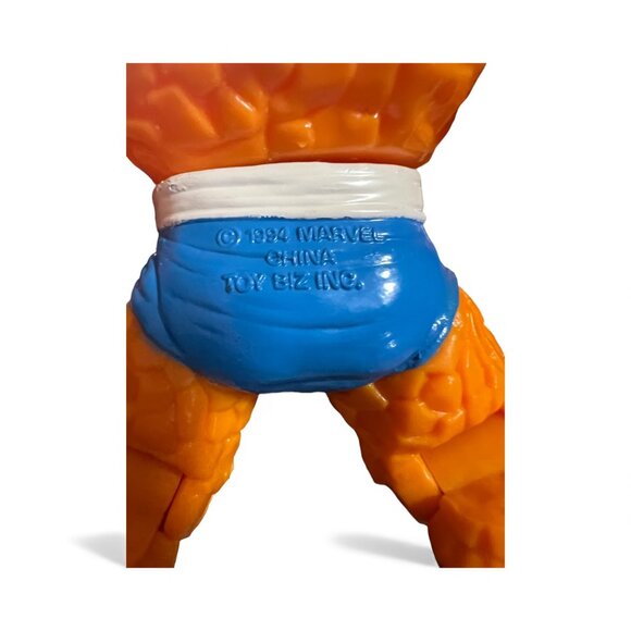 Fantastic 4 Bundle 1994 Toy Biz Figures & 2005 Book - Picture 9 of 9